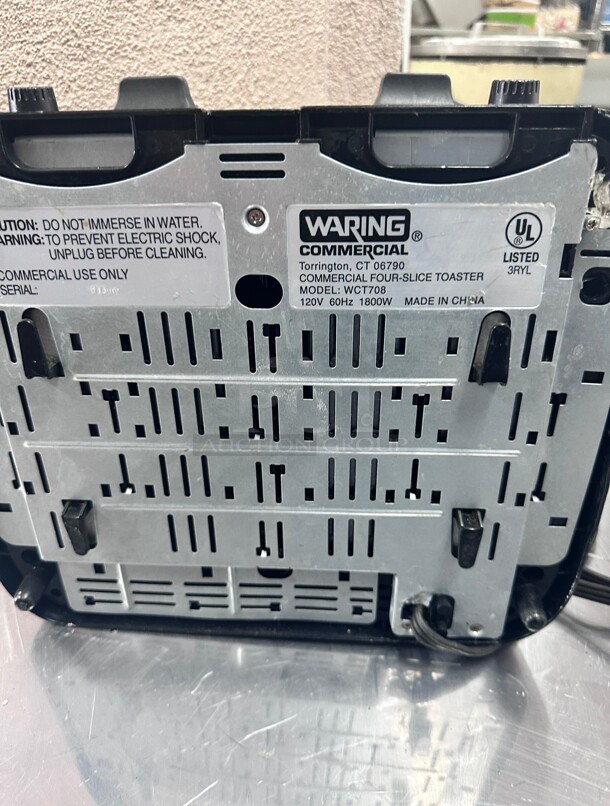 Late Model Waring WCT708 Slot Toaster w/ 4 Slice Capacity & 1 3/8 inch W Product Opening, 120v Tested and Working! - Image 4 of 8