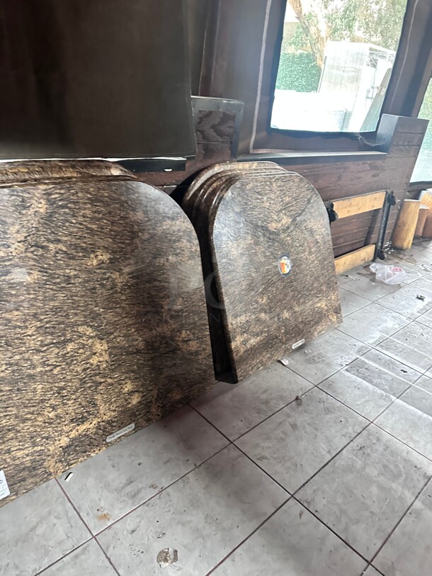 Granit Table 40 inch X 38 inch  - Image 2 of 7