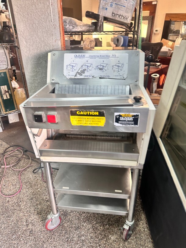 Oliver 711 Commercial Counter Top 3/8" Bread Slicer 115 Volt Tested and Working - Image 5 of 7