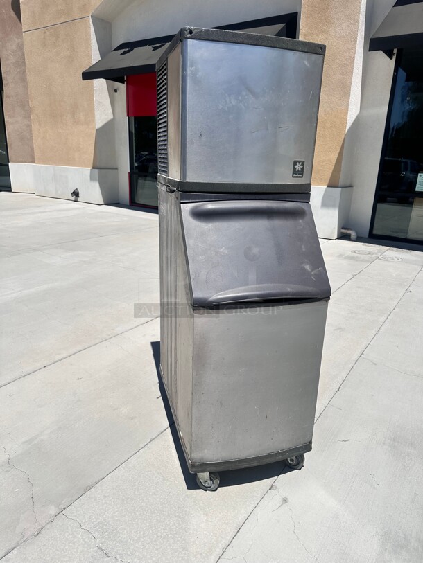 Manitowoc QY0374A 400 lb  Half Cube Ice Machine w/ Bin - 264 lb Storage, Air Cooled 115 Volt Working - Image 3 of 8