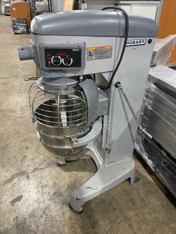 WOW! Hobart Legacy Metal Commercial Floor Style 30 Quart Planetary Dough Mixer w/ Stainless Steel Mixing Bowl and Bowl Guard! Working When Removed! MODEL HL300 SN 311469744 100-120 Volts, 1 Phase. - Image 2 of 9