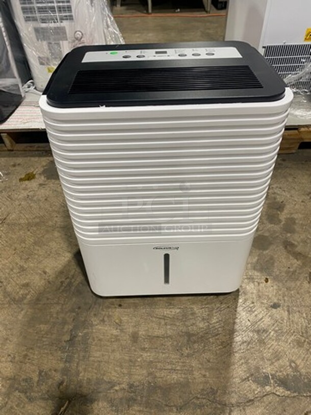 NEW! OUT OF THE BOX! SCRATCH-N-DENT! Soleus Air 95 Pint Portable Dehumidifier Unit! With Built In Pump! Model: DME295IP201 115V - Image 2 of 9