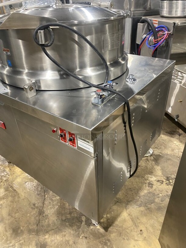 NICE! Vulcan Direct Steam Tilting 40 Gallon Kettle! All Stainless Steel! 120V 1 Phase! Model: VDMT40 SN: AP-1049337-8CC-4177!  - Image 2 of 9