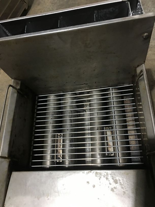 Commercial Countertop Natural Gas Powered Deep Fat Fryer! With Backsplash! All Stainless Steel! - Image 5 of 8