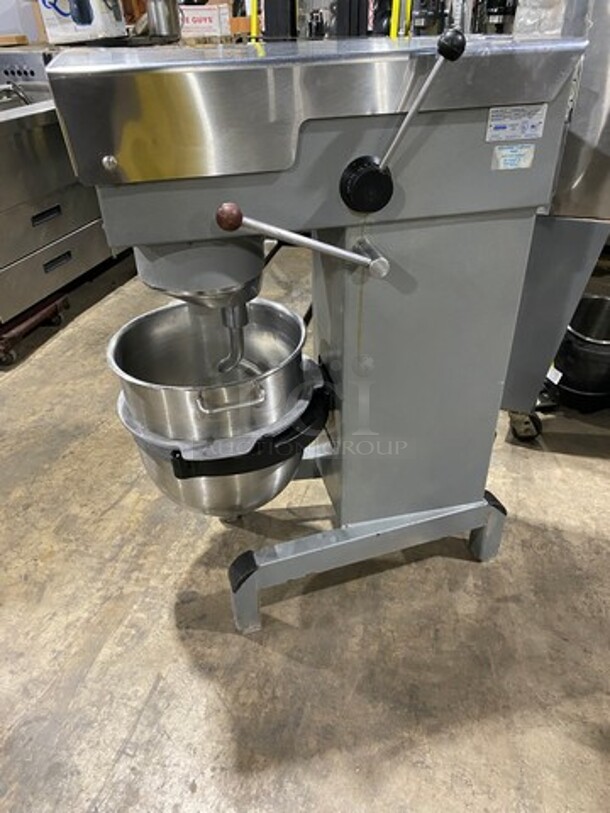 NICE! Welbilt Varimixer Commercial 40 Qt Planetary Mixer! With Mixing Bowl And Hook Attachment! Model: W40 SN: 6913030002EA 208V 3 Phase - Image 2 of 11