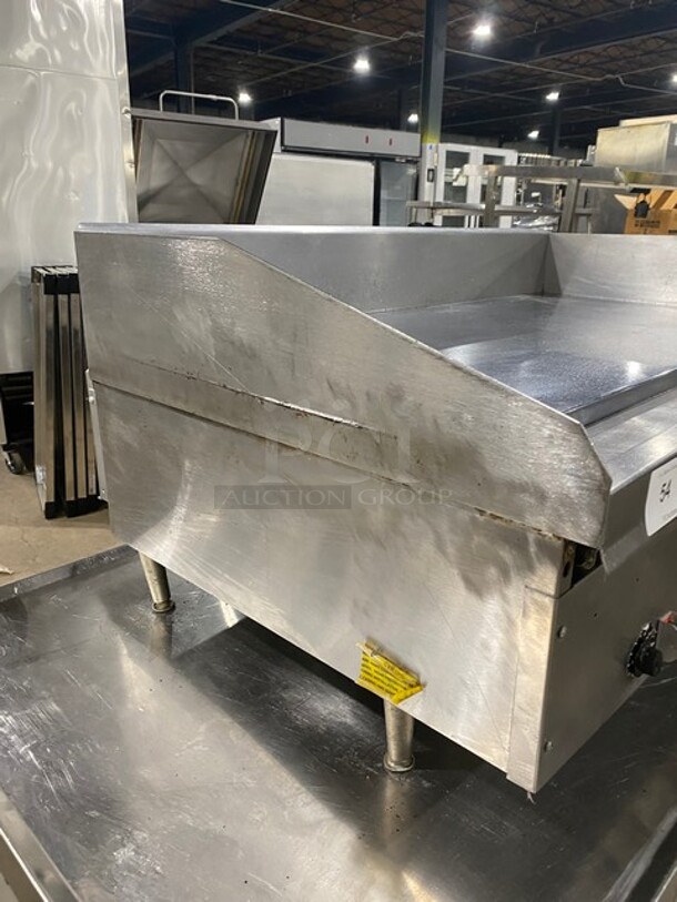 Lang Commercial Countertop Natural Gas Powered Mirror Shine Polish Top Flat Top Griddle! With Back And Side Splashes! All Stainless Steel! On Small Legs! MODEL 248SCNATSH - Image 2 of 8