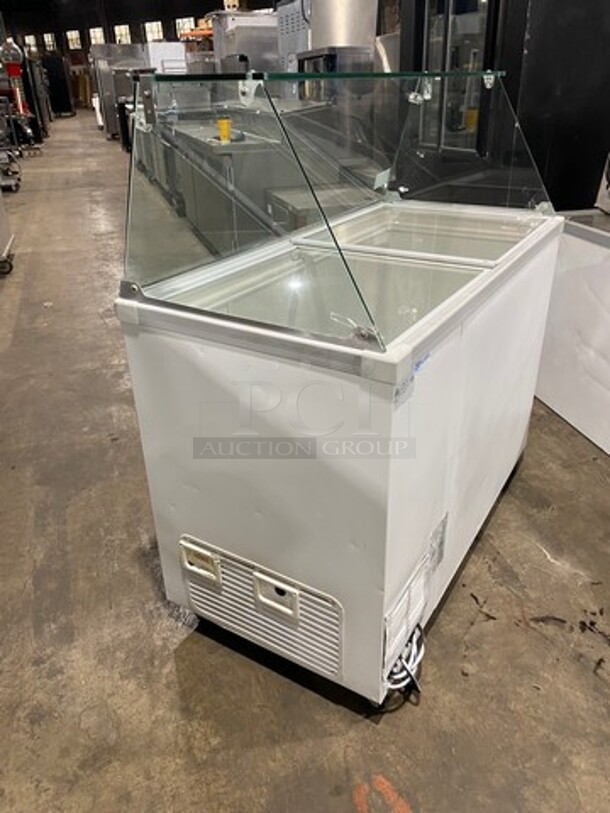 LATE MODEL! 2014 Fricon Commercial Reach Down Chest Freezer Merchandiser! With 2 Top Sliding Doors! With Sneeze Guard! On Casters! Model: THG7SG SN: 021080 115V 60HZ 1 Phase - Image 4 of 9