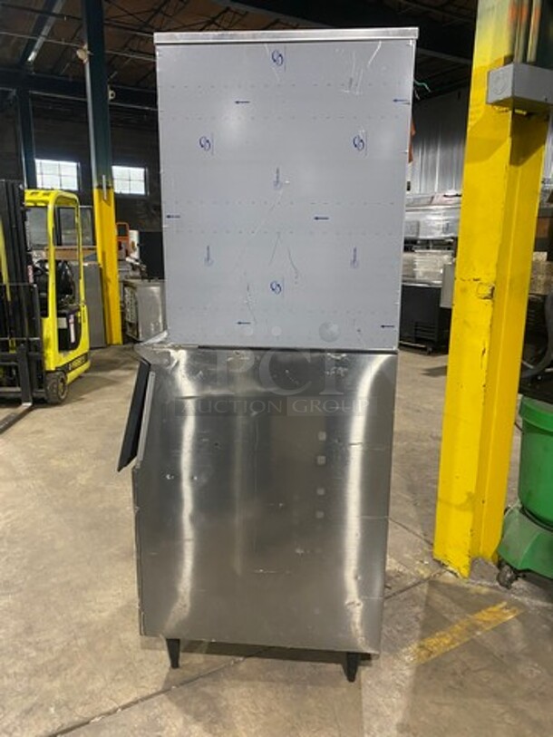 Hoshizaki Commercial Ice Making Machine! On Commercial Ice Bin! All Stainless Steel! On Legs! Model: KM901MRJ SN: H20872K 208/230V 60HZ 1 Phase - Image 3 of 11