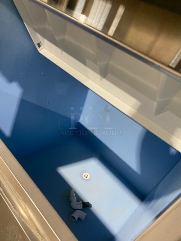 Hoshizaki Commercial Ice Making Machine! On Commercial Ice Bin! All Stainless Steel! On Legs! Model: KM901MRJ SN: H20872K 208/230V 60HZ 1 Phase - Image 11 of 11