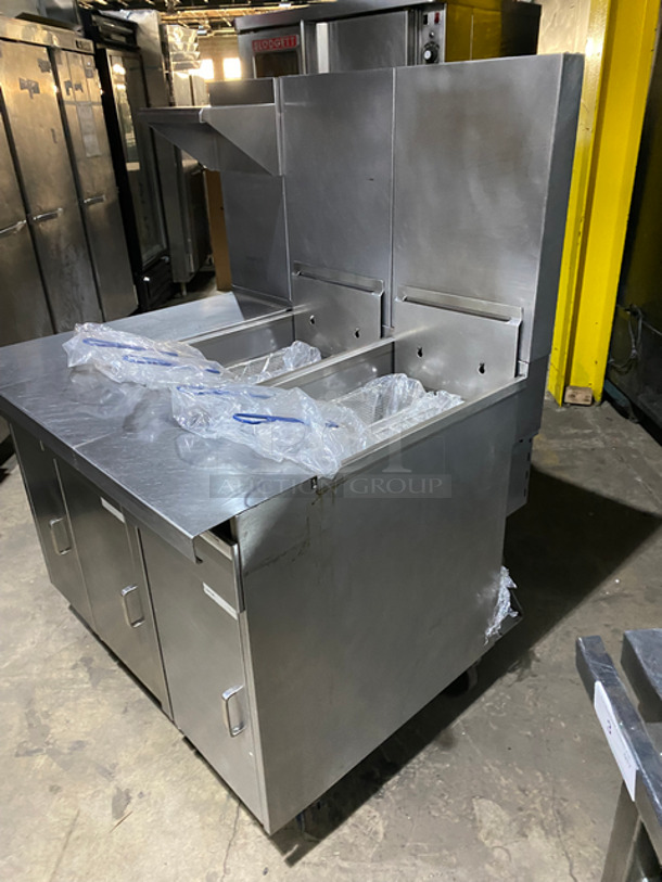 Southbend Commercial Natural Gas Powered 2 Bay Deep Fat Fryer! With Raised Back Splash And Small Salamander Shelf! With 4 New Frying Baskets! All Stainless Steel! On Casters! - Image 2 of 11