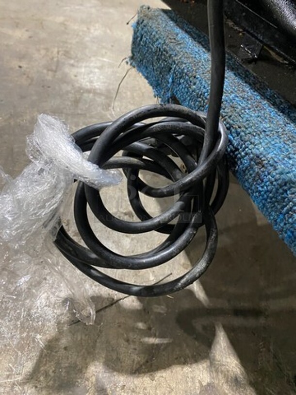 True Commercial Under The Counter Beer Bottle Cooler! With Single Sliding Stainless Steel Top Door! Model: TD3612 SN: 1467160 115V 60HZ 1 Phase - Image 7 of 7