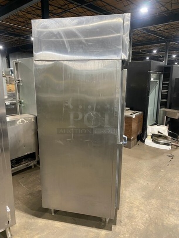 Victory Commercial Single Door Reach In Freezer! All Stainless Steel! On Legs! - Image 2 of 8