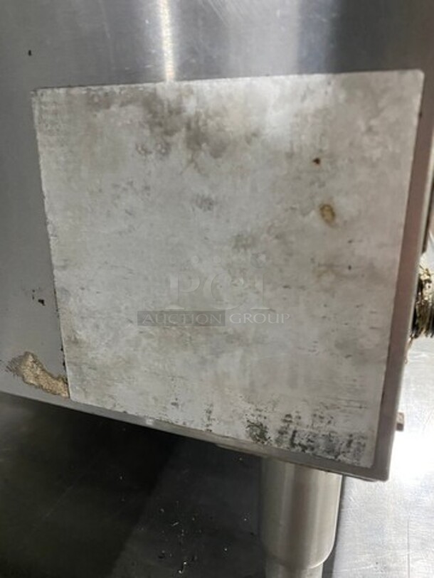 CPG Commercial Countertop Natural Gas Powered Char Broiler Grill! With Back And Side Splashes! All Stainless Steel! On Small Legs! - Image 10 of 11