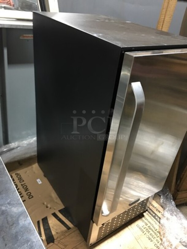 NEW! OUT OF THE BOX! SCRATCH-N-DENT! Whynter Undercounter Built In Ice Maker! 25LB Ice Capacity! All Stainless Steel! Model: UIM502SS 115V - Image 3 of 10