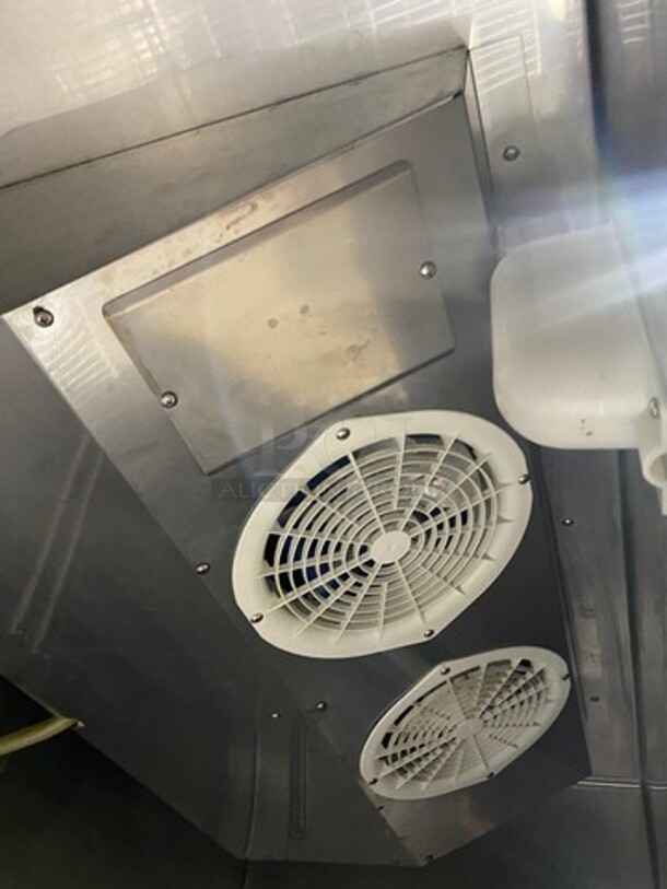 Master Bilt Commercial 2 Door Reach In Refrigerator! With Poly Coated Racks! All Stainless Steel! On Casters! Model: CCR49DR SN: NS100559 115V 60HZ 1 Phase - Image 6 of 9