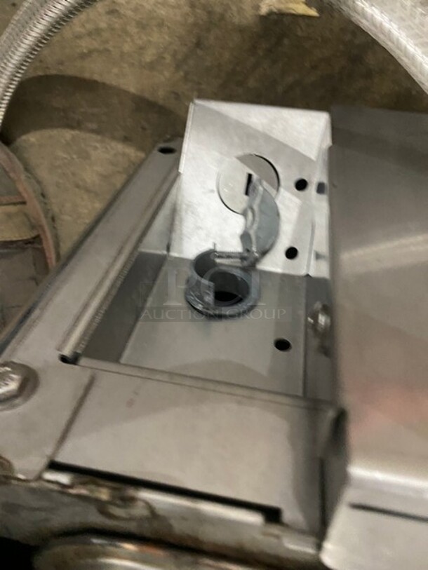 WOW! Hobart New Body Style High Temp Heavy Duty Undercounter Dishwasher! All Stainless Steel! 120/208V 1 Phase! Model: LXEH SN: 231182121! - Image 8 of 8