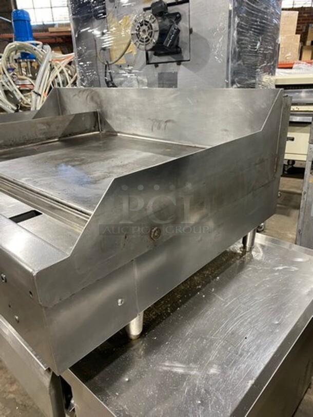 Woodstone Commercial Countertop Natural Gas Powered Flat Griddle! With Split Top! With Back & Side Splashes! All Stainless Steel! On Legs! - Image 3 of 11
