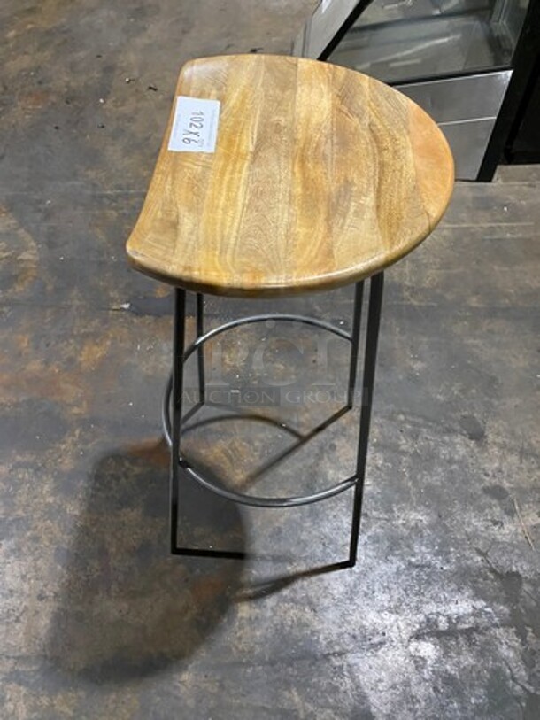 Wooden Round Bar Height Stools! With Footrest! 6x Your Bid! - Image 2 of 5