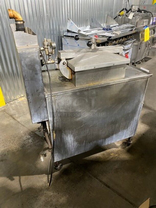Henny Penny Commercial Electric Powered Pressure Fryer! All Stainless Steel! On Casters! Model: 600 - Image 4 of 12
