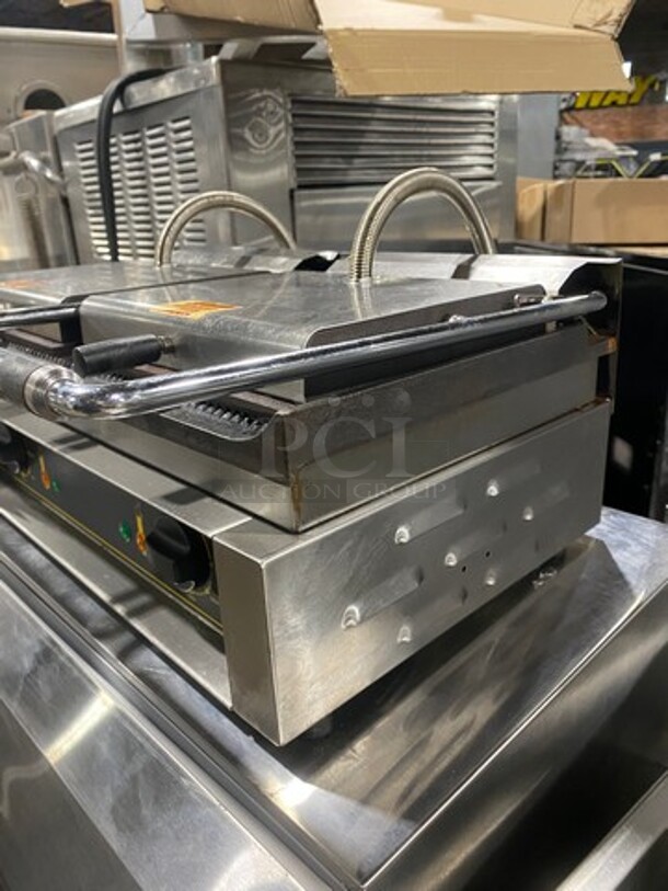 Equipex Commercial Electric Powered Countertop Dual Panini Press! With Ribbed Press! All Stainless Steel! Model: MAJESTIC SN: CA6092068 208/240V 60HZ 1 Phase - Image 3 of 8