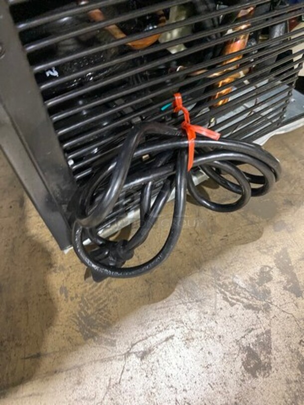 NEW! OUT OF THE BOX! SCRATCH-N-DENT! Whynter Undercounter Built In Ice Maker! 12LB Ice Capacity! All Stainless Steel! Model: UIM155 115V - Image 7 of 7