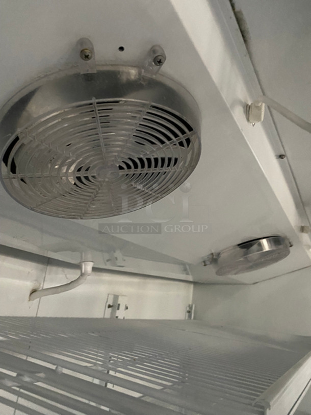 Master Bilt Commercial 3 Door Reach In Freezer Merchandiser! With View Through Doors! With Poly Coated Racks! Model: BLG74HD SN: 014100 115/208/230V 60HZ 1 Phase - Image 7 of 9