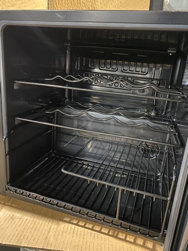 NEW! OUT OF THE BOX! SCRATCH-N-DENT! Artic King Single Door Wine Bottle Cooler/Chiller! Model: AWCA016ADB 115V - Image 5 of 7