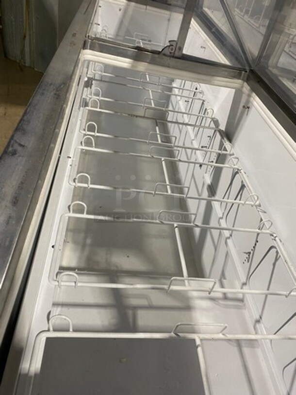 True Commercial Ice Cream Dipping Cabinet Merchandiser! With Sneeze Guard! With Flip Access Doors! Model: TDC87 SN: 8866415 115V 60HZ 1 Phase - Image 5 of 7
