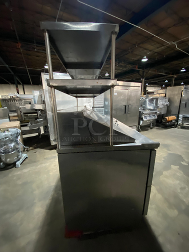 FAB! True Commercial Refrigerated Sandwich Prep Table! With 6 Drawers Underneath! With Overhead Serving Shelves! All Stainless Steel! Model: TFP7230MD6 SN: 7801014 115V 60HZ 1 Phase - Image 3 of 11