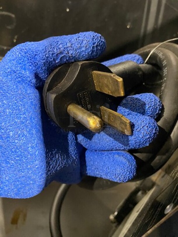 LATE MODEL! 2018 Turbo Chef Commercial Countertop Rapid Cook Oven! On Small Legs! Model: NGO SN: NGOD43602 208/240V 60HZ 1 Phase - Image 8 of 8