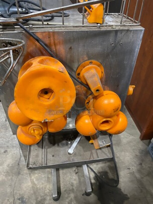 Commercial Countertop Automatic Orange Juicer! All Stainless Steel! Model: XC2000E2 110V - Image 5 of 8
