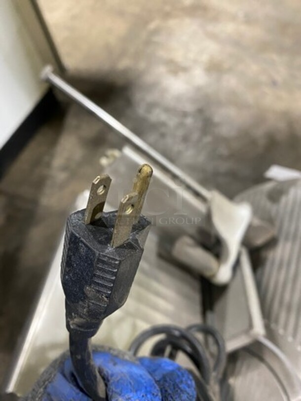 Hobart Commercial Countertop Deli/Meat Slicer! All Stainless Steel! Model: 1812 SN: 561051594 120V 60HZ 1 Phase - Image 5 of 6