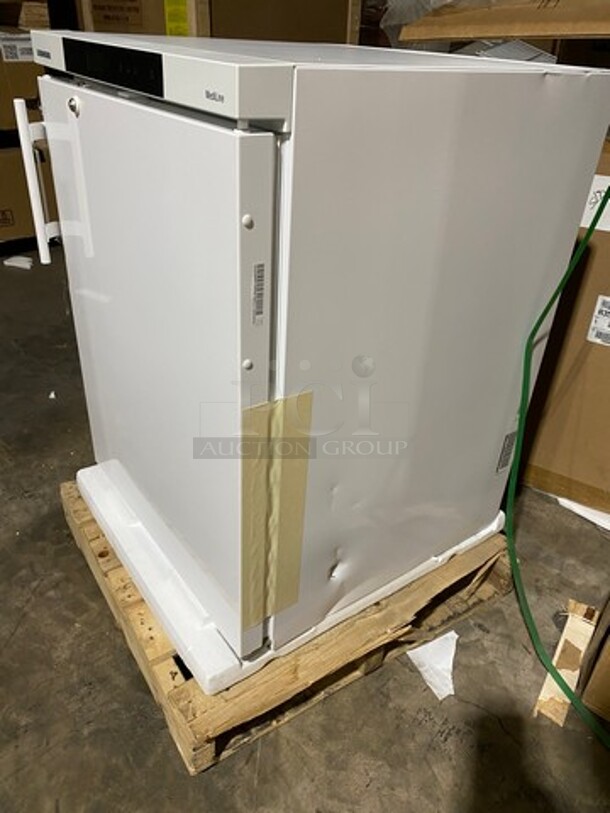NICE! SCRATCH-N-DENT! Liebherr Commercial Undercounter/ Countertop Single Door Freezer! With Poly Shelves! Model: LFBFS05W1HC SN: 840290067 115V - Image 3 of 11