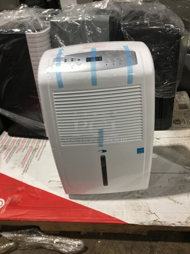 NEW! OUT OF THE BOX! SCRATCH-N-DENT! Whynter 70 Pint Portable Dehumidifier Unit! With Built In Pump! Model: RPD702WP 115V - Image 2 of 9