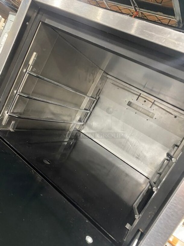 Castle Commercial Natural Gas Powered Pizza/ Baking Oven! All Stainless Steel! Model: P019 SN: 3L21 - Image 5 of 8