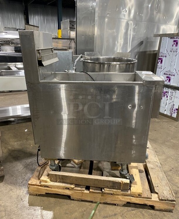 Pitco Solstice Supreme Stainless Steel Commercial Floor Style Pasta Cooker With Digital Control! On Legs! MODEL SSPE14 - Image 2 of 9