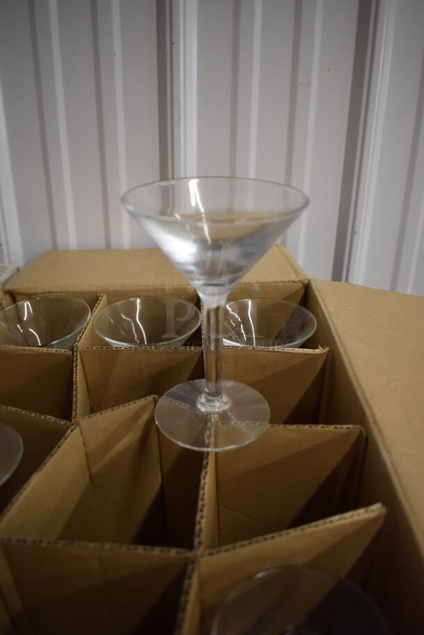 31 BRAND NEW IN BOX! Oneida H037524 4.5 oz Martini Glasses. 4x4x5.5. 31 Times Your Bid! - Image 1 of 3