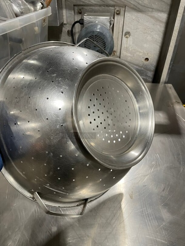 Commercial Stainless Steel Food Strainer!  - Image 3 of 4