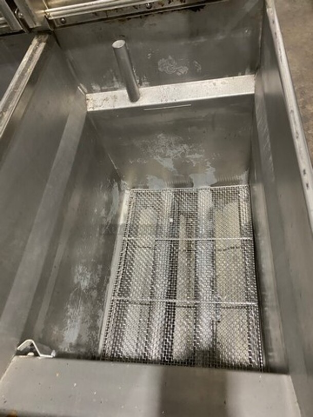 WOW! Pitco Commercial Natural Gas Powered 3 Bay Pasta Cooker! With Backsplash! All Stainless Steel! On Casters! Model: SRTG SN: G16AD007616 115V - Image 6 of 12