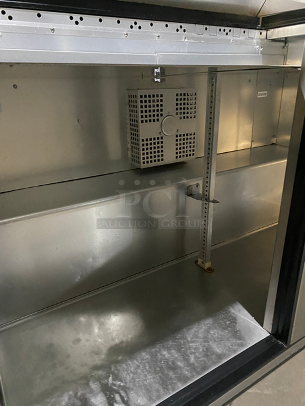 True Commercial Refrigerated Sandwich Prep Table! With Commercial Cutting Board! With 2 Door Storage Space Underneath! All Stainless Steel! On Casters! Model: TSSU4818MBHC SN: 9192478 115V 60HZ 1 Phase - Image 6 of 10