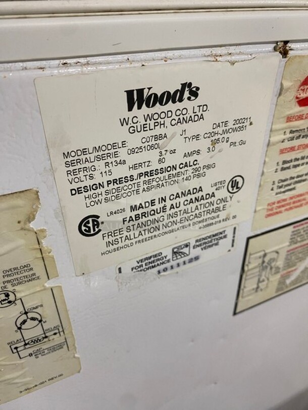 W.C Woods Chest Freezer! MODEL C07BBA SN: 092510601 115V  - Image 6 of 7