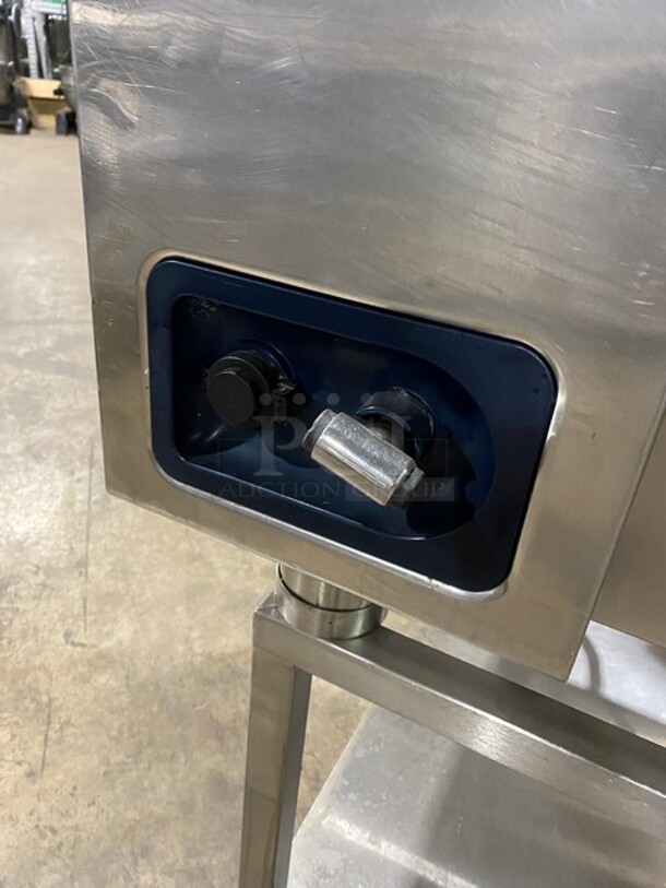 Nice! Alto Shaam Commercial Electric Powered Combitherm Convection Oven! With Underneath Storage Space! All Stainless Steel! On Legs! Working When Removed!  Model: CTP1010E SN: 1631730000 208/240V 60HZ 3 Phase - Image 7 of 10