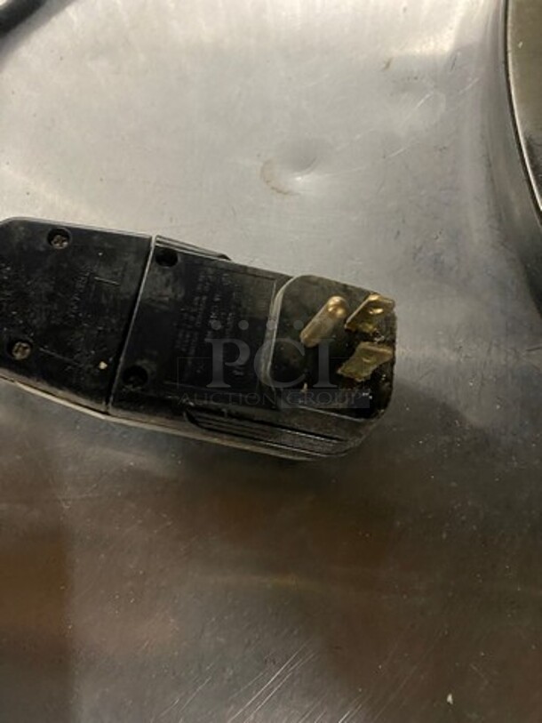 Bar Maid Commercial Countertop 4 Head Glass Washer! Model: SS100 - Image 6 of 6