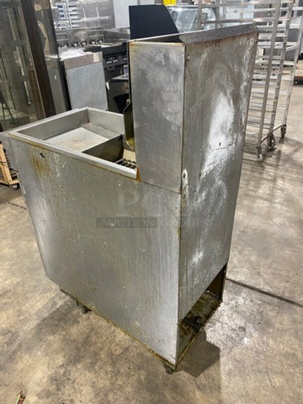 DCS Commercial Natural Gas Powered Deep Fat Fryer! All Stainless Steel! On Legs! - Image 4 of 9