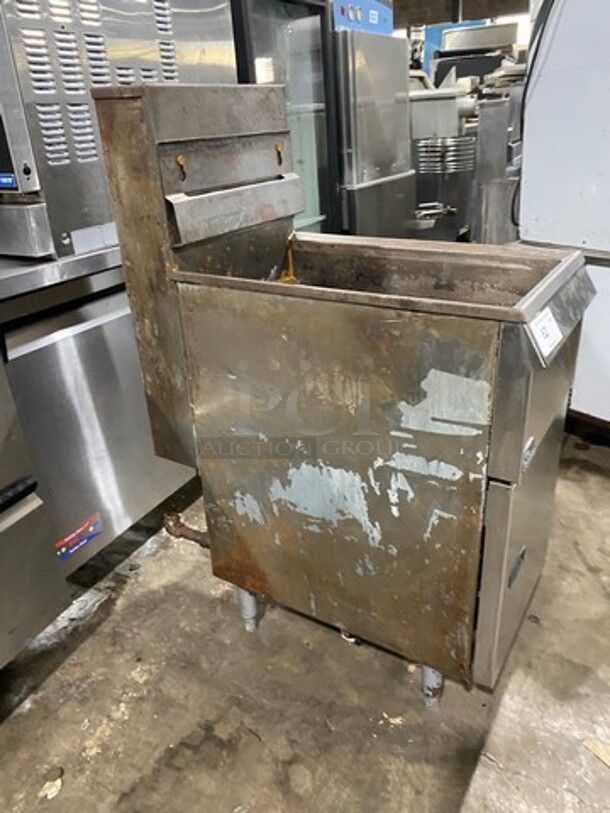 PITCO Frialator! Stainless Steel Commercial Natural Gas Deep Fat Fryer W/ Side Splash And Backsplash! On Legs! - Image 2 of 8