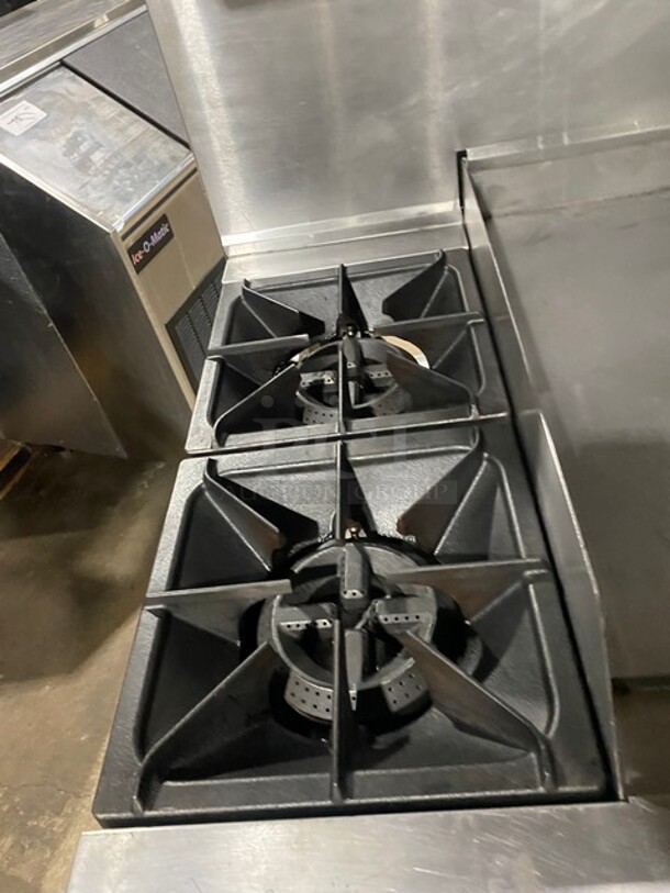 Late Model 2021! Cookline Stainless Steel Commercial Natural Gas Powered 2 Burner Range w/ Right Side Flat Top Griddle! With Oven And Back Splash! On Commercial Casters! MODEL CR3624G SN:2105018024 - Image 6 of 11