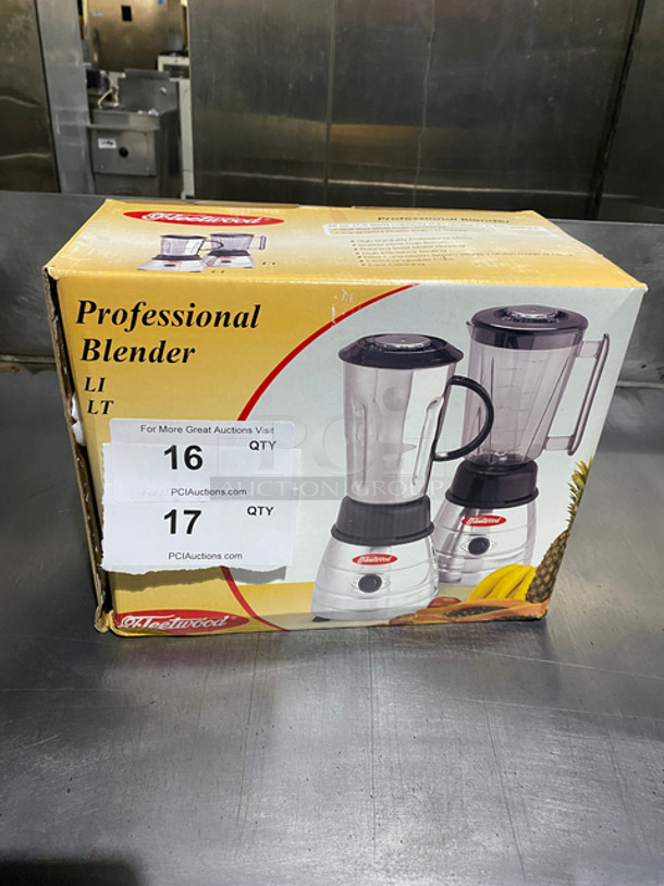 NEW! IN THE BOX! Fleetwood Commercial Professional Blender!