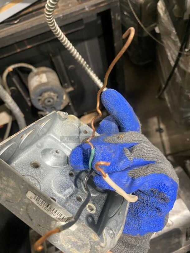 NICE! Univex Commercial Planetary Mixer! With Mixing Bowl And Guard! With Spiral Hook, Paddle And Whisk Attachments! Model: SRM60 SN: M015153 208/240V 60HZ 1 Phase - Image 9 of 9