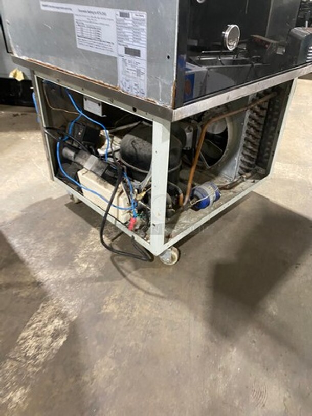 Omcan Commercial Refrigerated Open Grab-N-Go Display Case! Solid Stainless Steel! Model: RSCN0250 SN: 25825 110V - Image 8 of 8