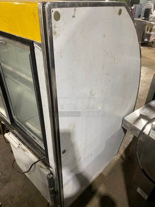 Leader Commercial Refrigerated Bakery Display Case Merchandiser! With Curved Front Glass! With Rear Access Doors! Stainless Steel Body! Model: RHDL48 SN: PT10M1682D 115V 60HZ 1 Phase - Image 4 of 8